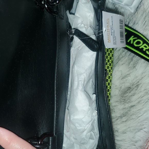 MICHAEL KORS☆ Whitney MD Checkerboard satchel. - Picture 8 of 10